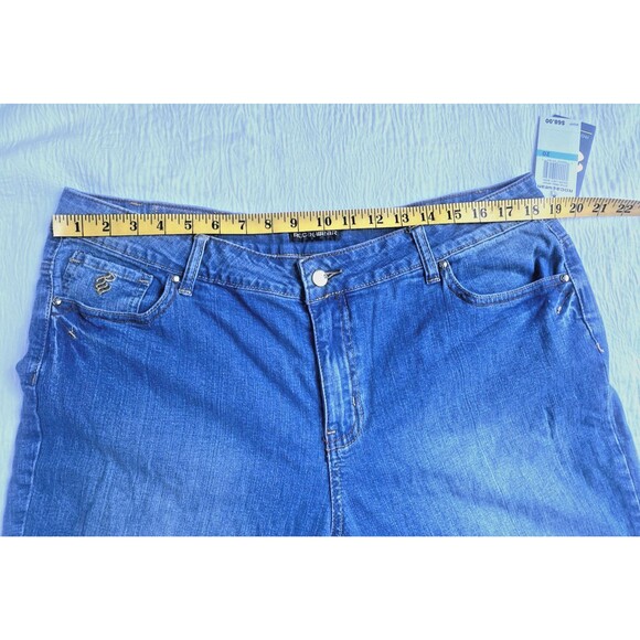 NWT Women's ROCAWEAR Roca Wear Med Wash Embroidered Denim Jeans -Plus Size 20W - Picture 13 of 16